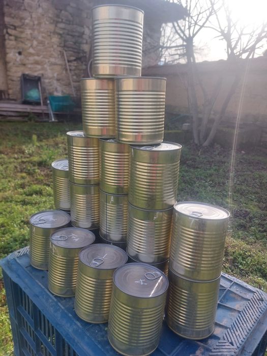 Продавам рибни консерви