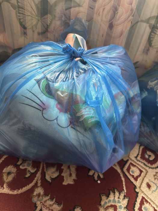 2 больших пакета игрушек