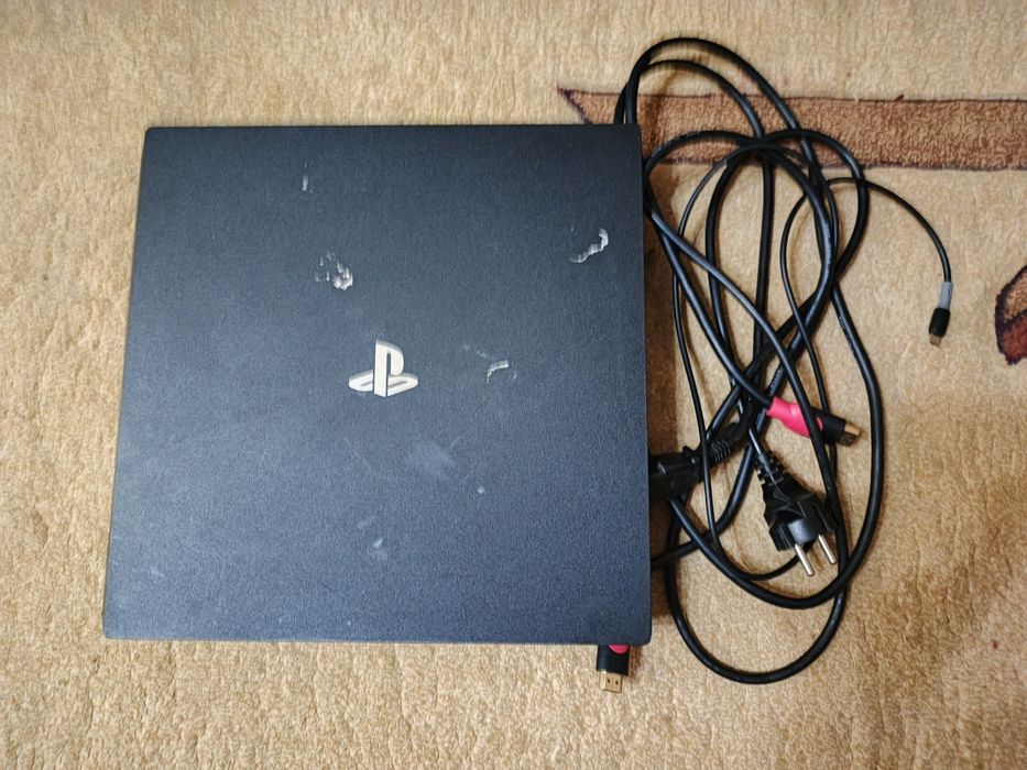 Продаю Ps 4 в хорошем состоянии