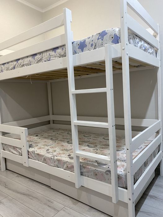 Продам двухярусную кровать
