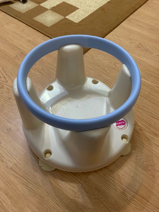 Продам стульчик для купания