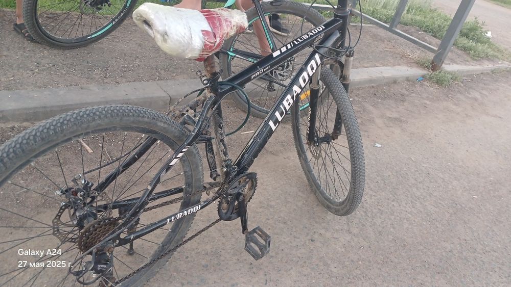 Б/у велосипеп срочно продаю оплата: переводом или нал!