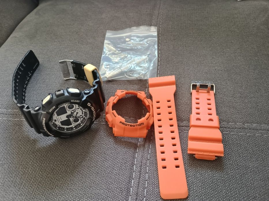 Продавам Casio G-Shock GA-100 BW