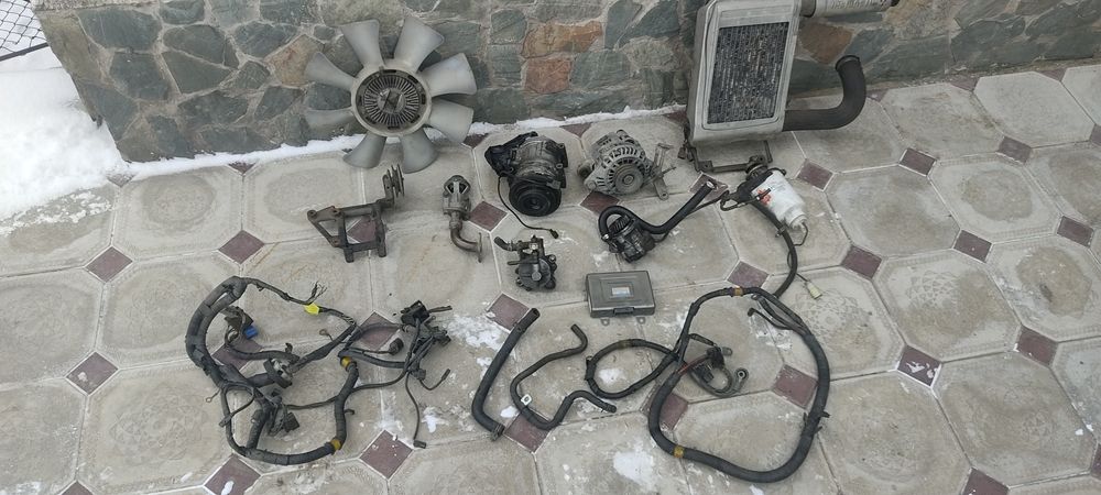 Продам запчасти на Поджеро 2