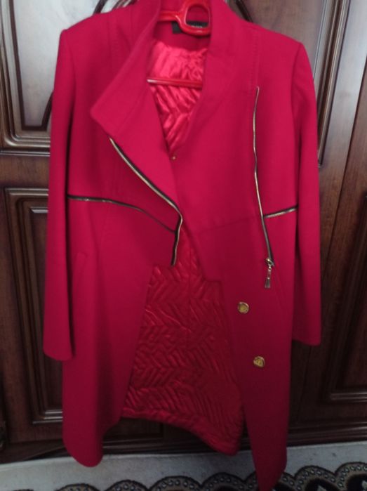 Qizil palto ozgin qizla uchun