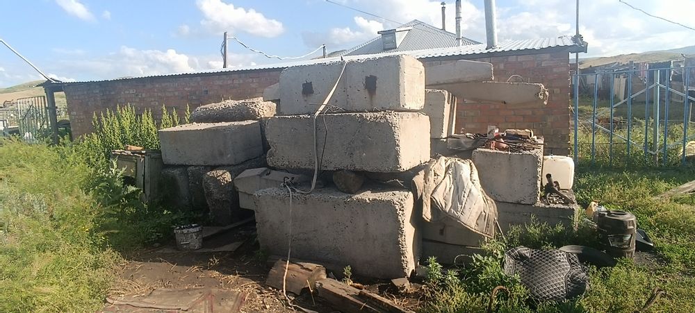 Продам цементныйе блоки