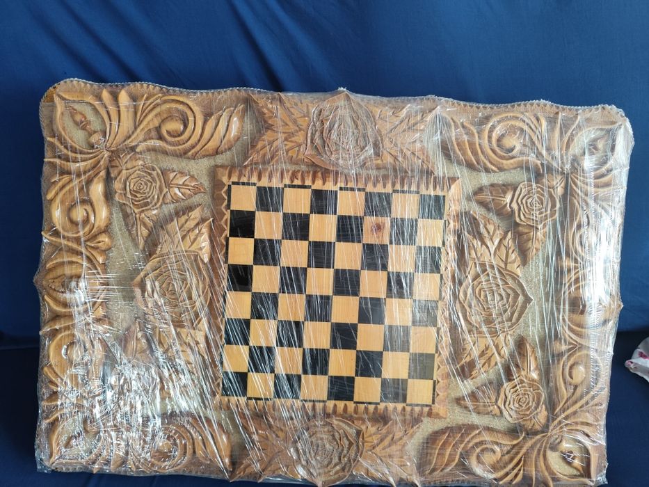 Продам столик для игр и быта