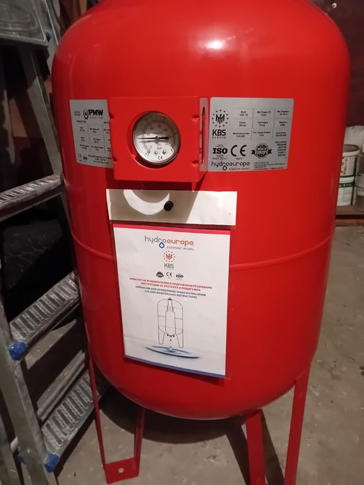 Разширителен  съд за вода.