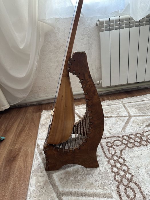 Подставка для домбры