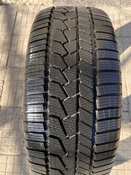 Зимни гуми CONTINENTAL 245 45 19 BMW X3 G01 X4 G02.  245/45/19