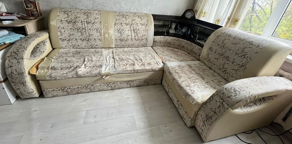 Отдам диван даром