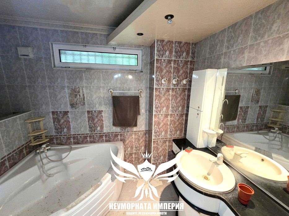 Продава се Къща в Асеновград - 370 кв.м за 1228 €/кв.м - Снимка #16