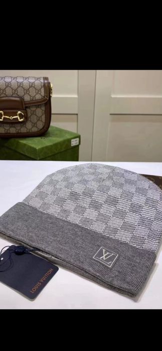 Fes Burberry, Gucci, Vuitton, 8 modele