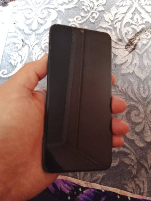 Продам телефон срочно