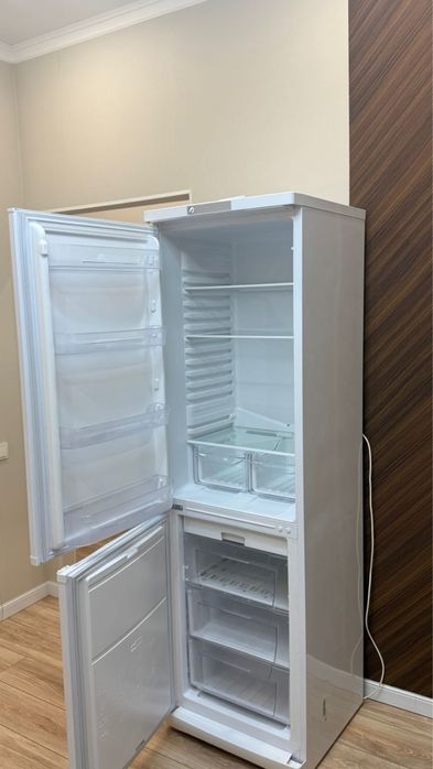 Продам холодильник Indesit