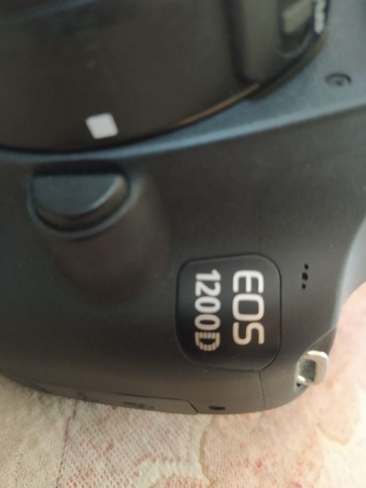 Фотоаппарат Canon 1200D