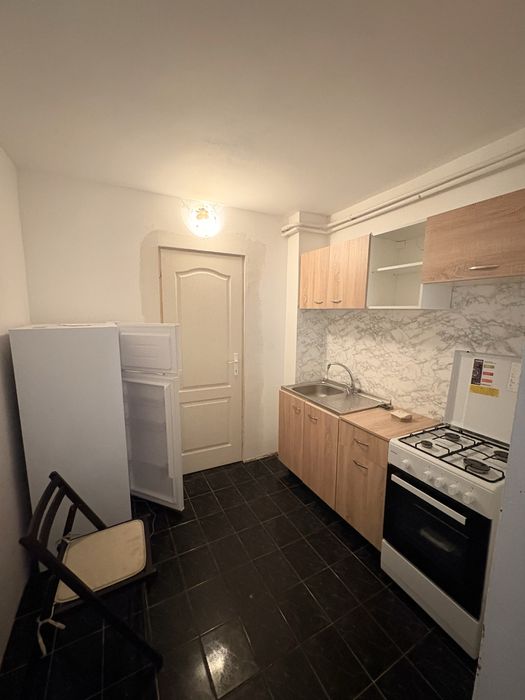 2 camere, parter, zona Spital/Asirom/Șc. 2