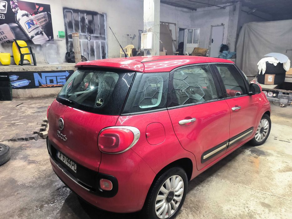 Fiat 500 L на части