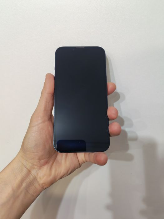 IPhone 13 Red produkt/albastru