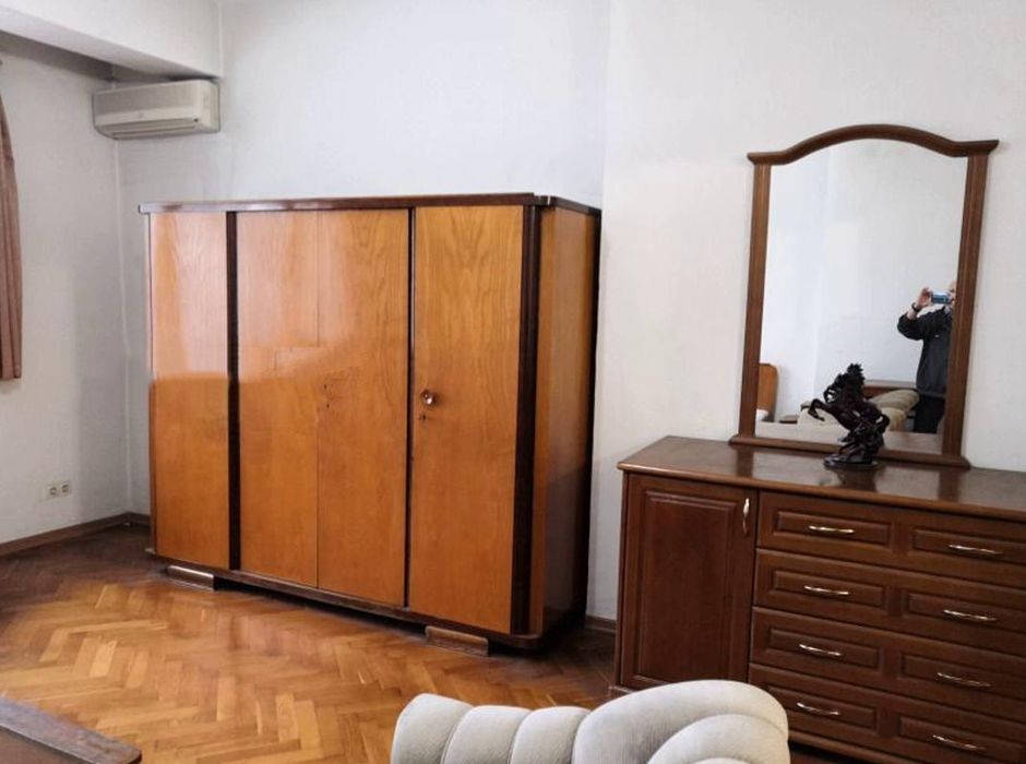 Продава се Двустаен апартамент в София, Център - 70 кв.м за 1458 €/кв.м - Снимка #1