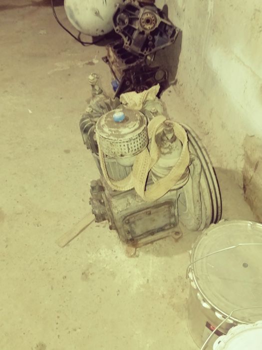 Kamfiressir 3fazaga ishlaydi