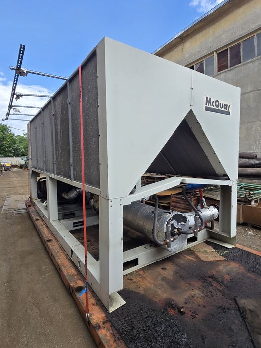 Продавам ЧИЛЪР{ винтов компресор}McQuay (DAIKIN)