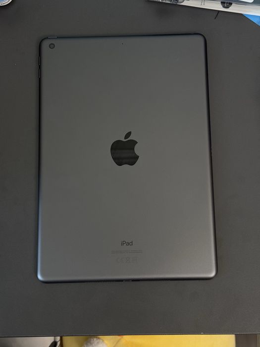 Планшет Ipad  состояние идеальное + чехол