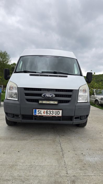 Ford Transit / Tourneo 2.2 Diesel 9 locuri – 2010 – 205.000 km reali