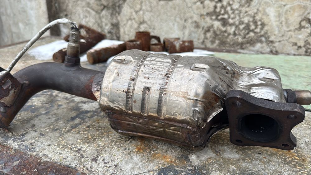 Catalizator peugeot 208 benzina 1.2 hm01 cod motor