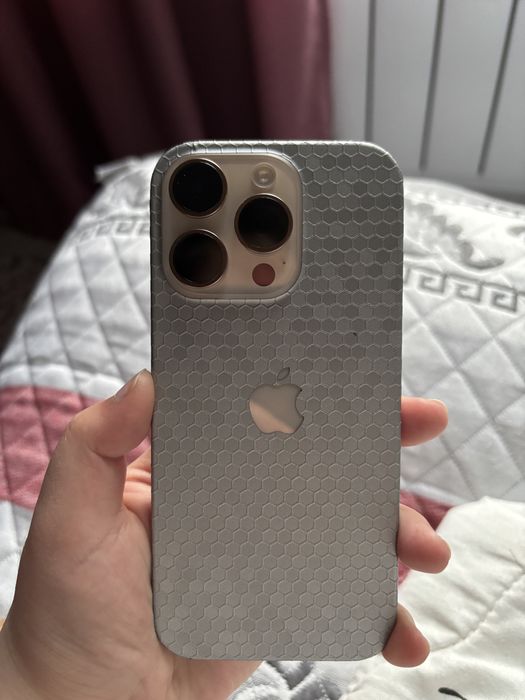продаю Iphone 16 Pro