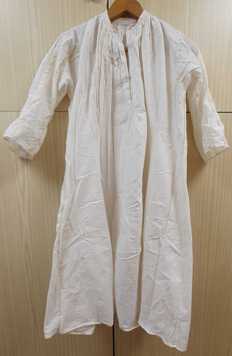 Битови, народни ризи за носия, автентични