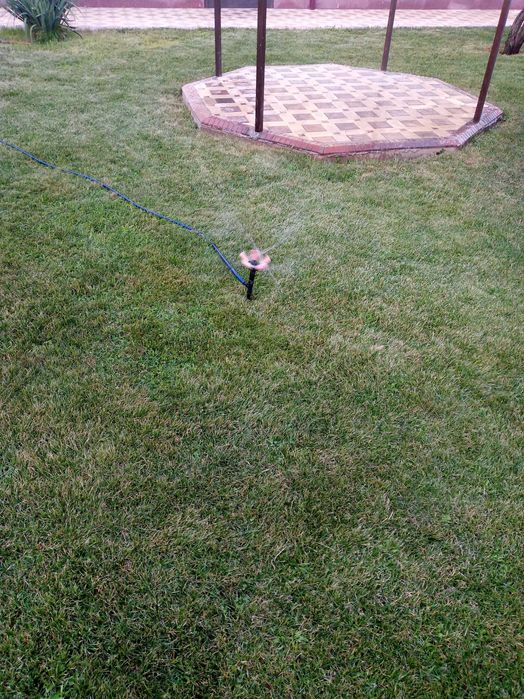 Фонтанчики разбрызгиватели для системы полива сада, двора или огорода