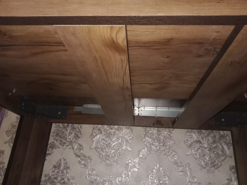 Продам стол новая