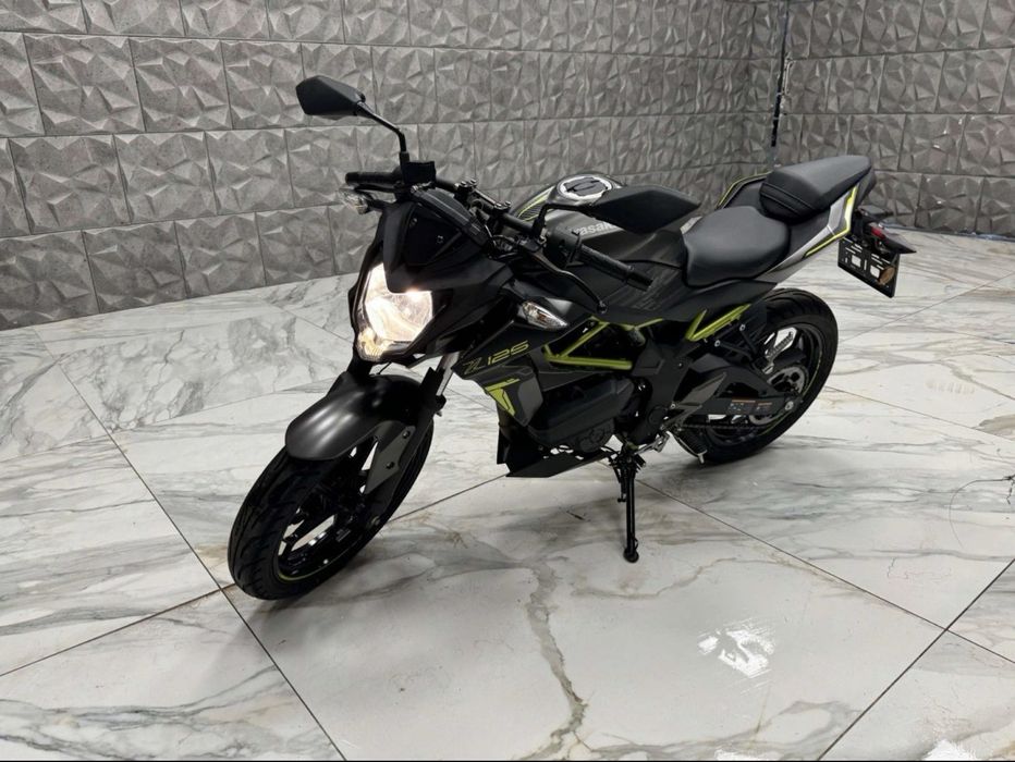 Motocicleta Kawasaki Z 125