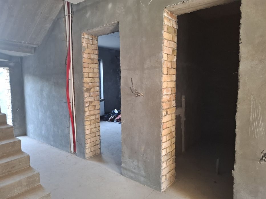 Кибрайский р-н! Турк махалла Про-ся 4-соток дом кародка 8-комнат