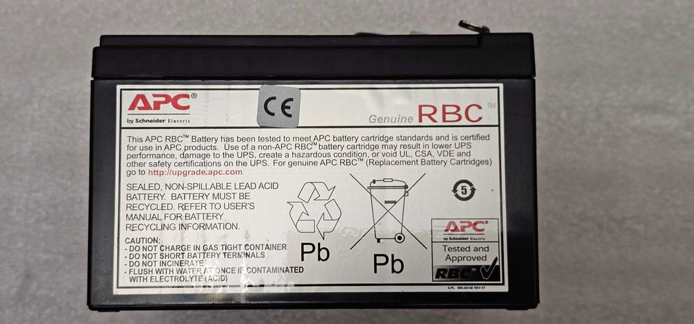 UPS APC baterie noua