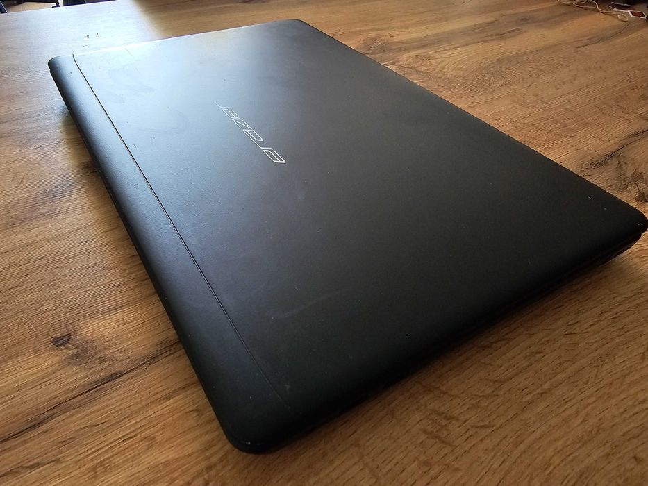 Лаптоп Erazer P6661 15.6" Intel i5 6200U 2.80Ghz | 16GB RAM | Nvidia GTX 950M 4GB | 128GB SSD + 1TB HDD | 3 часа Батерия | FHD