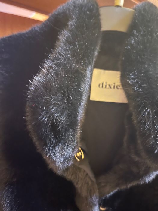 Кожено черно палто