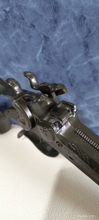 Реплика на двуцевен капсулен пистолет