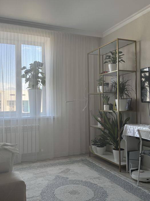 Продам стеллаж для цветов/книг