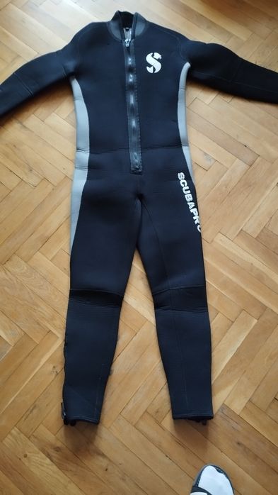 Неопренови костюми