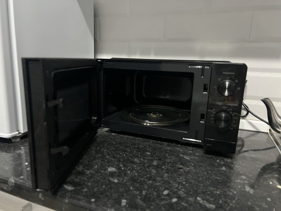 Микроволновка Midea