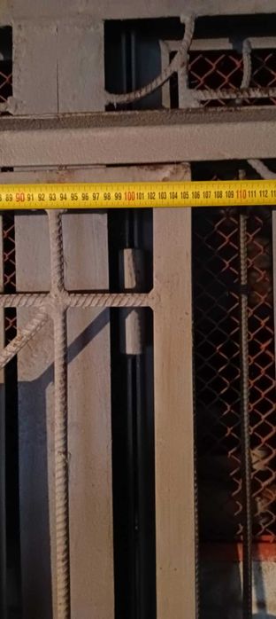 Желязна пътна врата