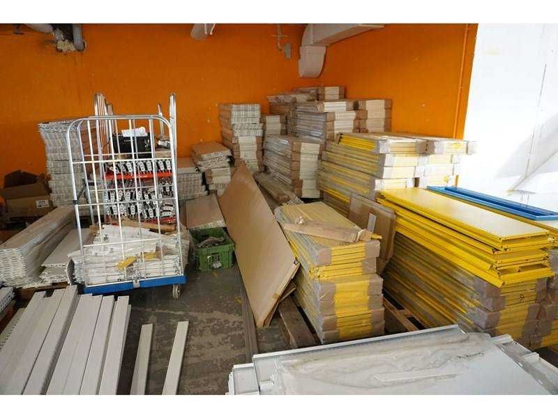 Бели Метални модулни стелажи за магазин