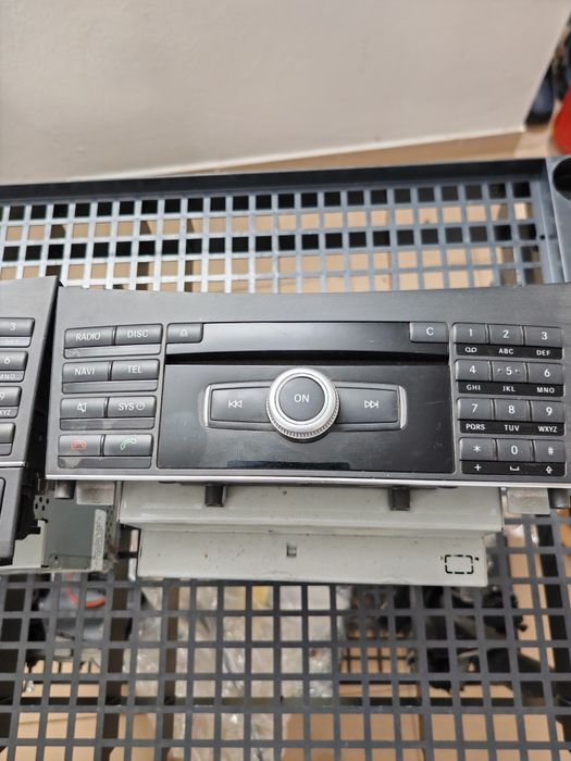 Unitate multimedia Mercedes Audio 20 cod A2129069900 A2128700089 W204