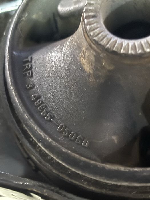 Рычаг Avensis 03-08 левый