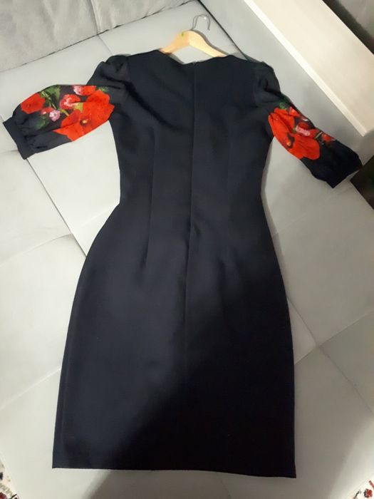 Платье с розочками