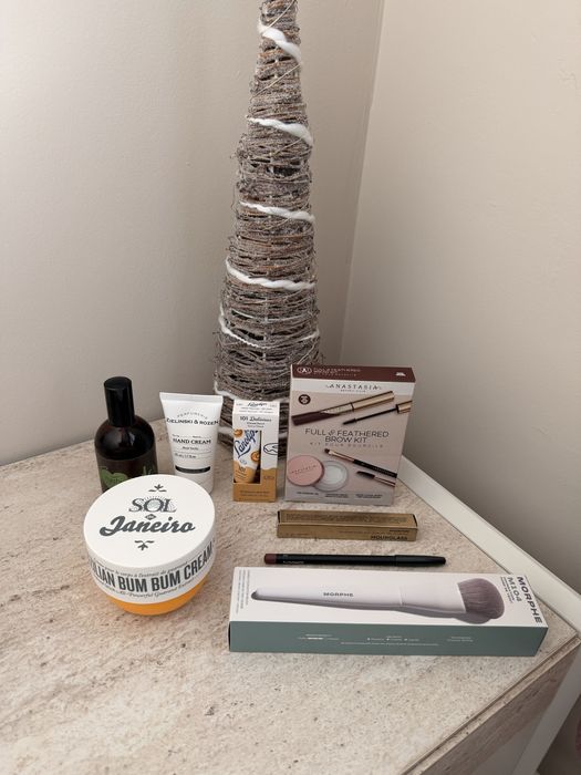 Гримове и козметика Sol de Janeiro, Zielinski&Rozen, Hourglass, Nashi