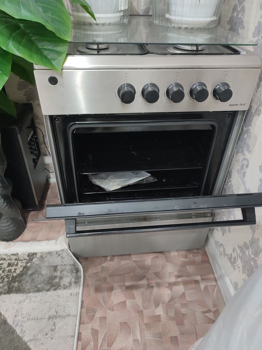 Продам газовую плиту