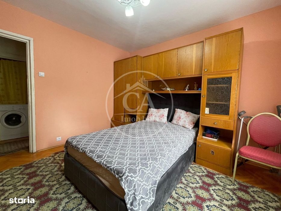 Apartament de vânzare cu 3 camere în zona Dacia, Oradea